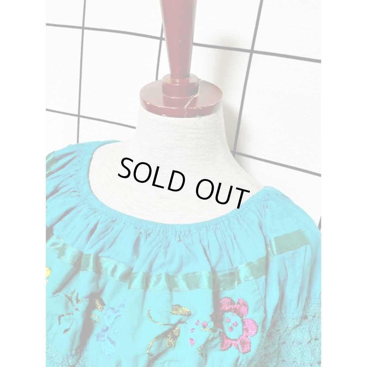 画像5: お花刺繍 レース サテンテープ ノースリーブ レトロ  アメリカ古着 ヴィンテージワンピース (5)