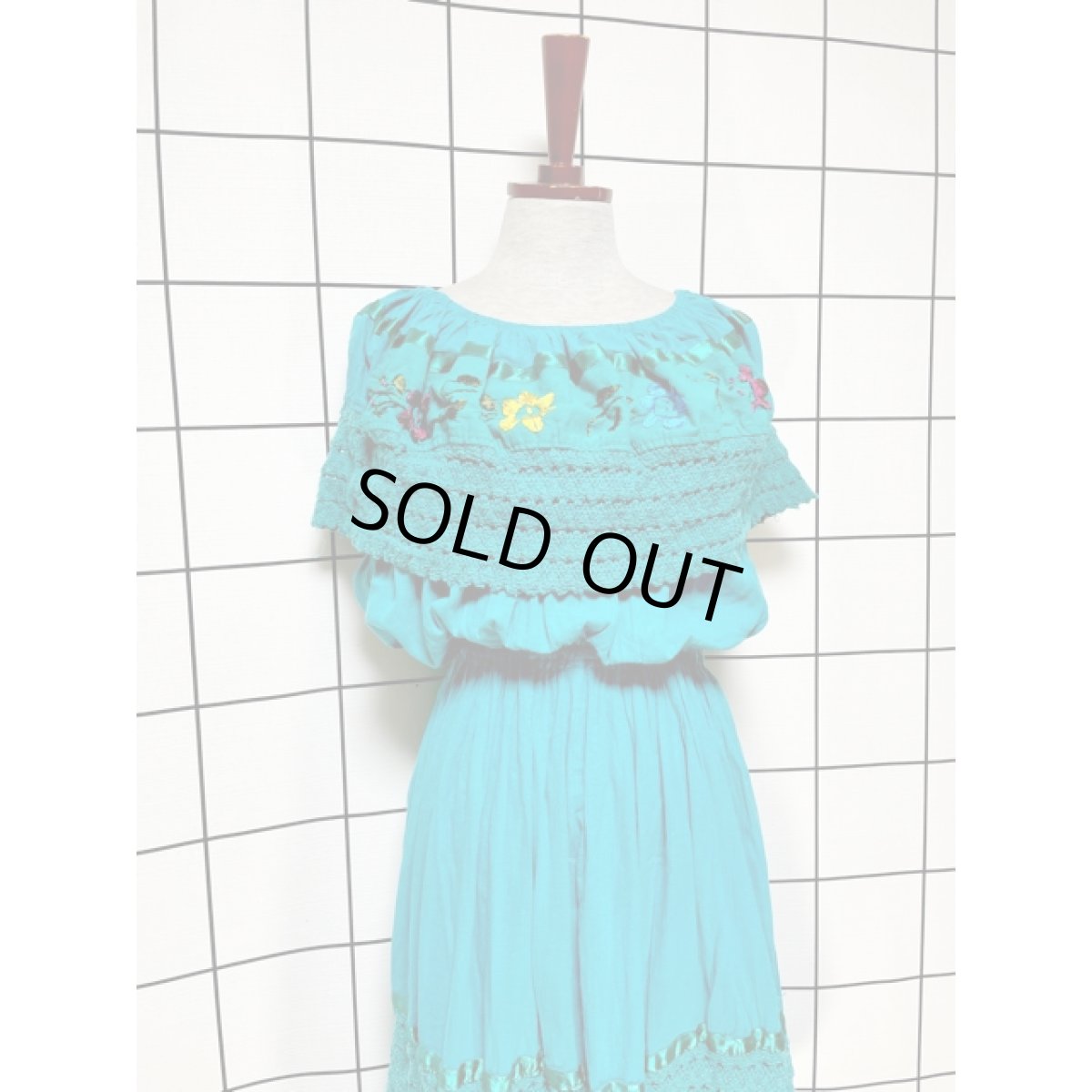 画像4: お花刺繍 レース サテンテープ ノースリーブ レトロ  アメリカ古着 ヴィンテージワンピース (4)