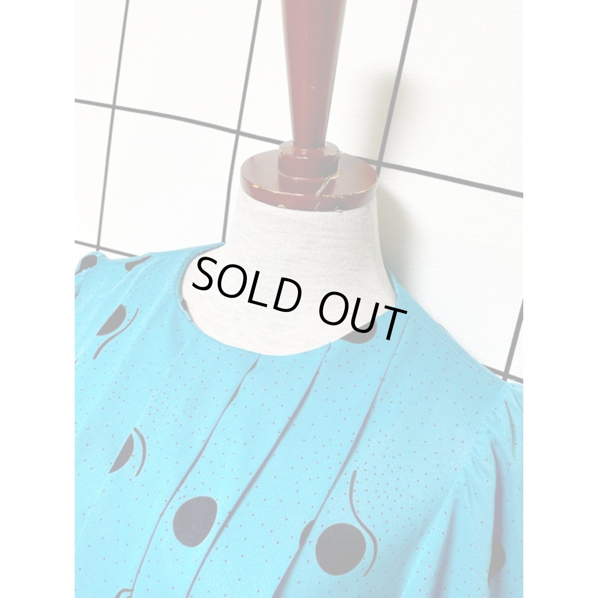 画像4: 大小ドット柄 フロントタック ウエストゴム レトロ アメリカ古着 ヴィンテージワンピース (4)