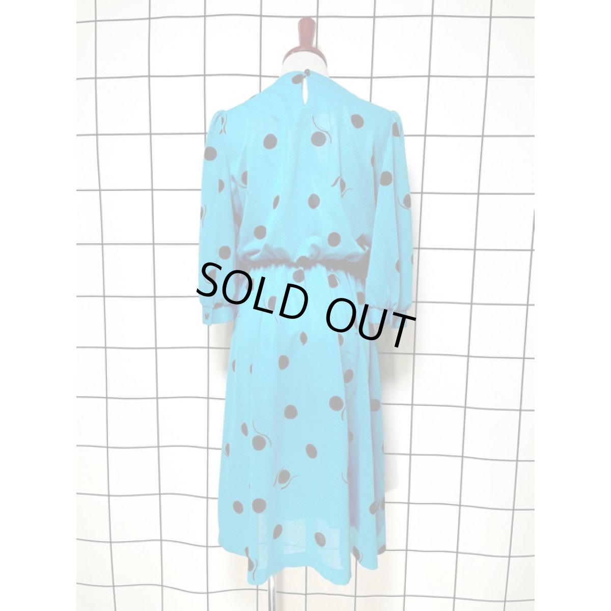 画像2: 大小ドット柄 フロントタック ウエストゴム レトロ アメリカ古着 ヴィンテージワンピース (2)