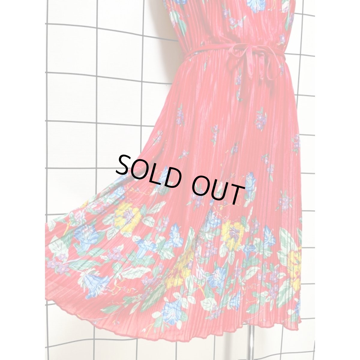 画像11: 花柄 プリーツ レッド ウエストゴム レトロ アメリカ古着 ヴィンテージワンピース (11)