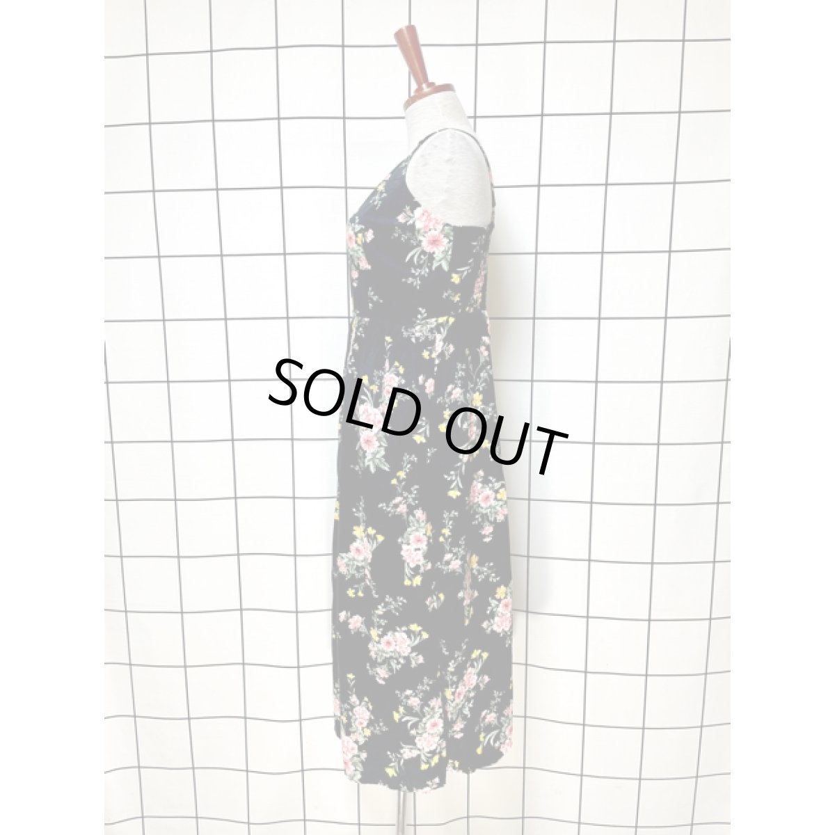 画像2: 花柄 ブラック 重ね着にも便利 レトロ アメリカ古着 キャミワンピース (2)