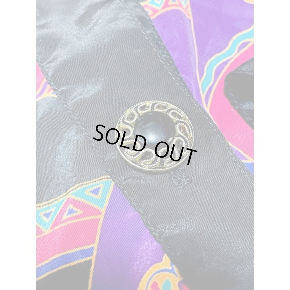 画像12: レトロサイケ オーバーサイズコーデにもおすすめ 花柄 大ぶりボタン アメリカ古着 長袖 シャツ ヴィンテージブラウス (12)