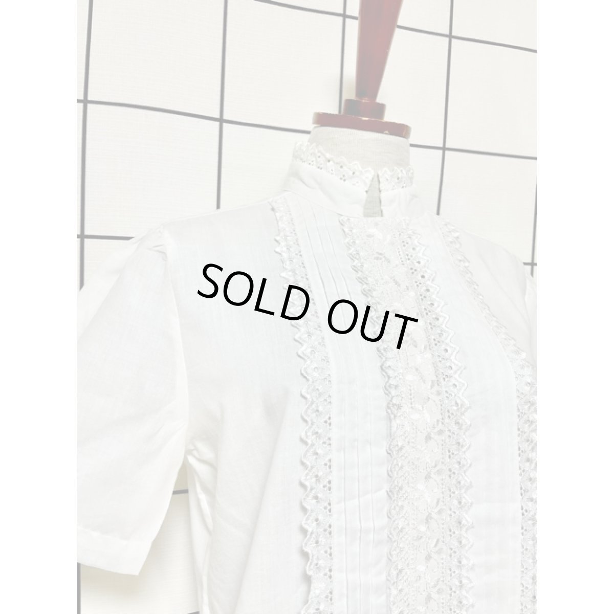 画像6: フロントレース スタンドカラー 半袖 レトロ ヨーロッパ古着 シャツ ヴィンテージホワイトブラウス (6)