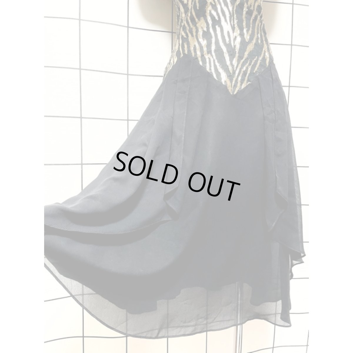 画像10: パーティー衣装にもおすすめ ゴールドカラー ラメ  ブラック ノースリーブ クラシカル レトロ アメリカ古着 ヴィンテージドレス (10)