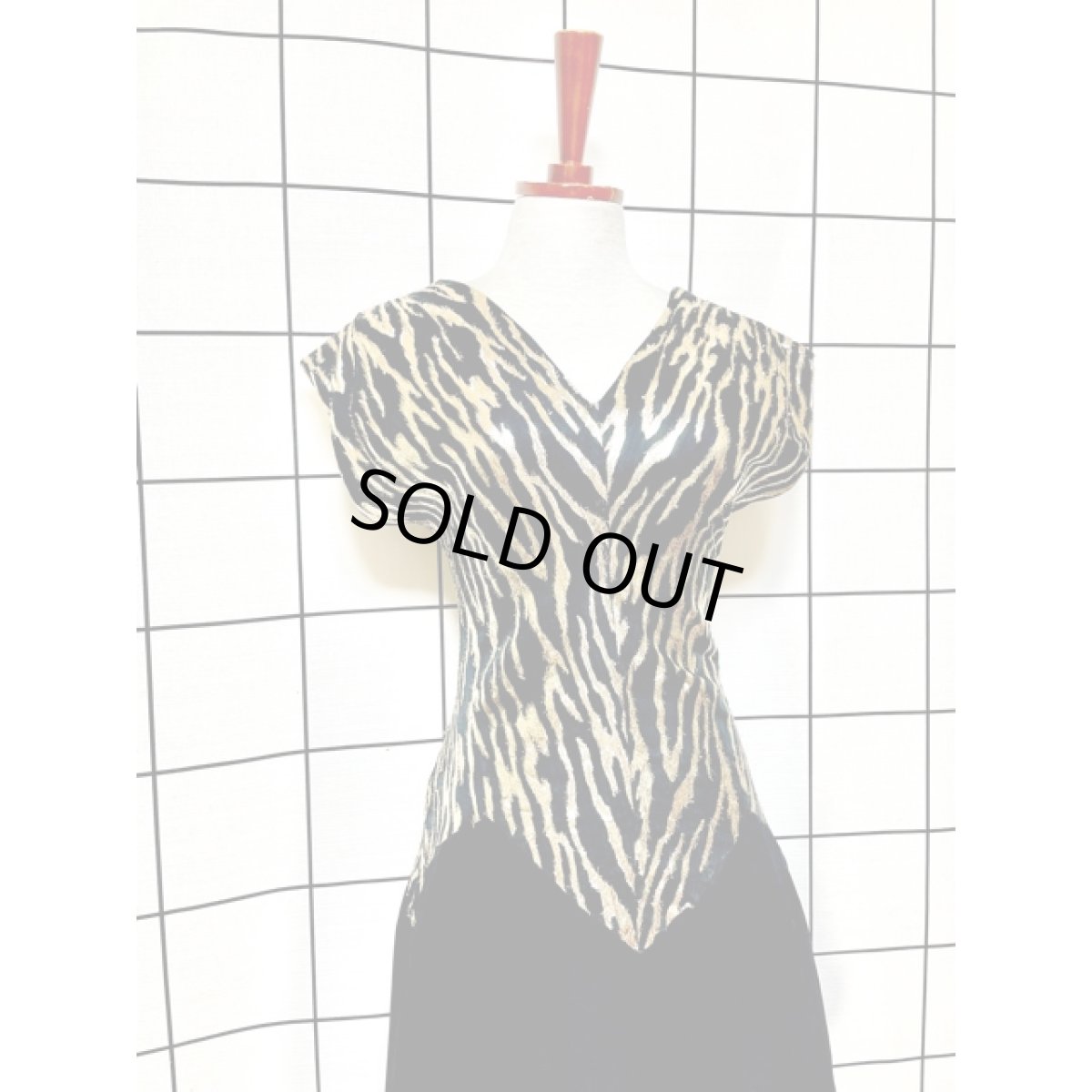 画像3: パーティー衣装にもおすすめ ゴールドカラー ラメ  ブラック ノースリーブ クラシカル レトロ アメリカ古着 ヴィンテージドレス (3)