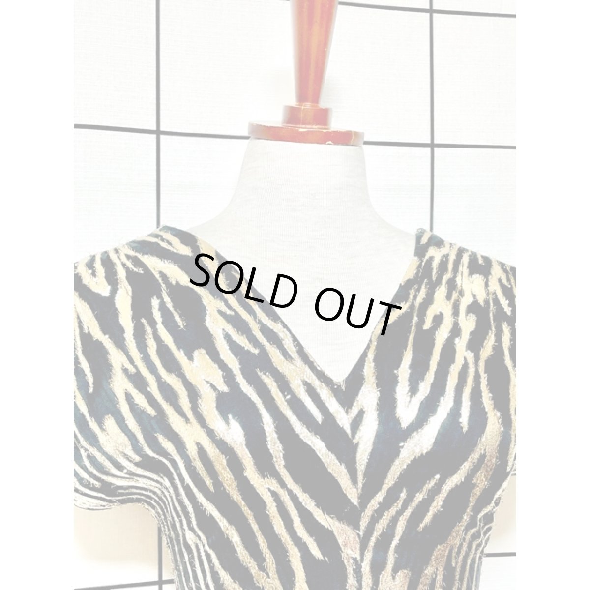 画像5: パーティー衣装にもおすすめ ゴールドカラー ラメ  ブラック ノースリーブ クラシカル レトロ アメリカ古着 ヴィンテージドレス (5)