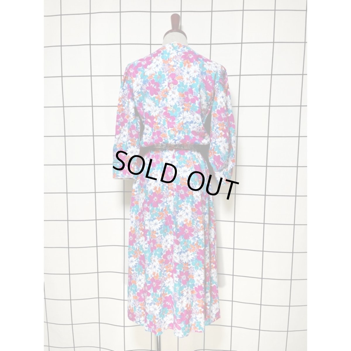 画像2: 総花柄 アート調 ウエストゴム レトロ アメリカ古着 ヴィンテージワンピース (2)