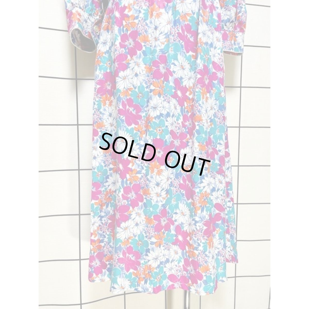 画像9: 総花柄 アート調 ウエストゴム レトロ アメリカ古着 ヴィンテージワンピース (9)