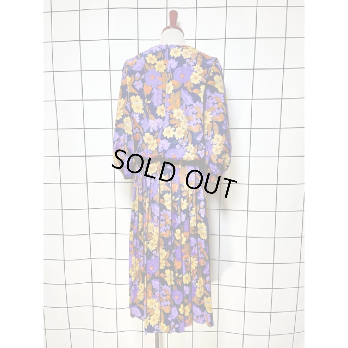 画像2: 花柄 プリーツ切り替え ネイビー レトロ Guatemala 古着 ヴィンテージワンピース  (2)