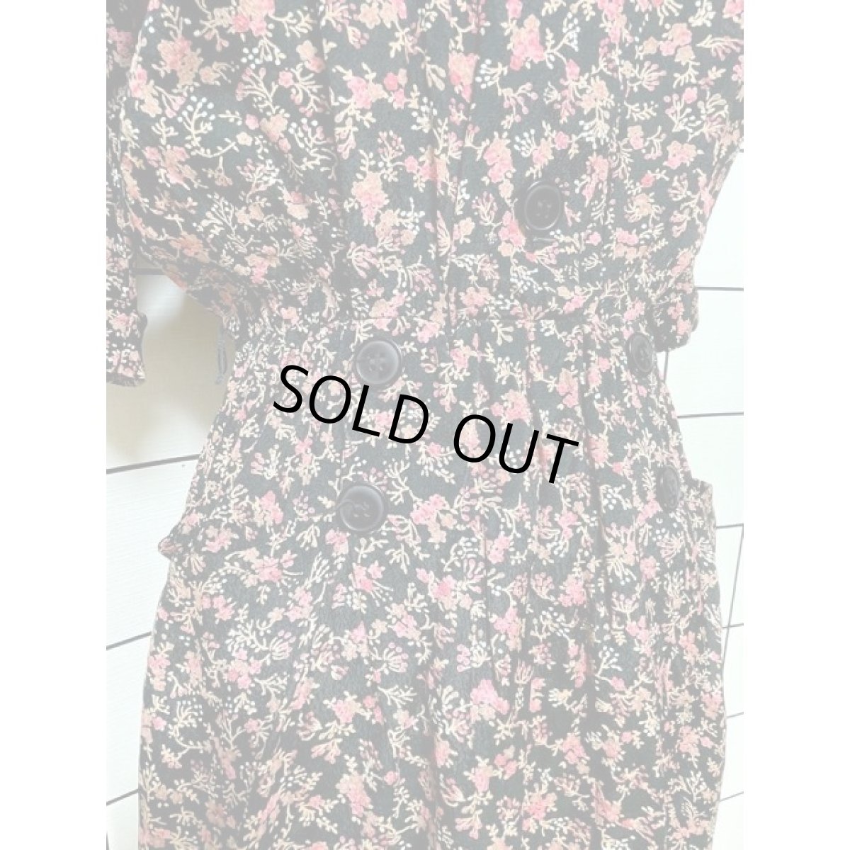 画像8: 花柄 ブラック ウエストゴム レトロ アメリカ古着 ヴィンテージワンピース  (8)