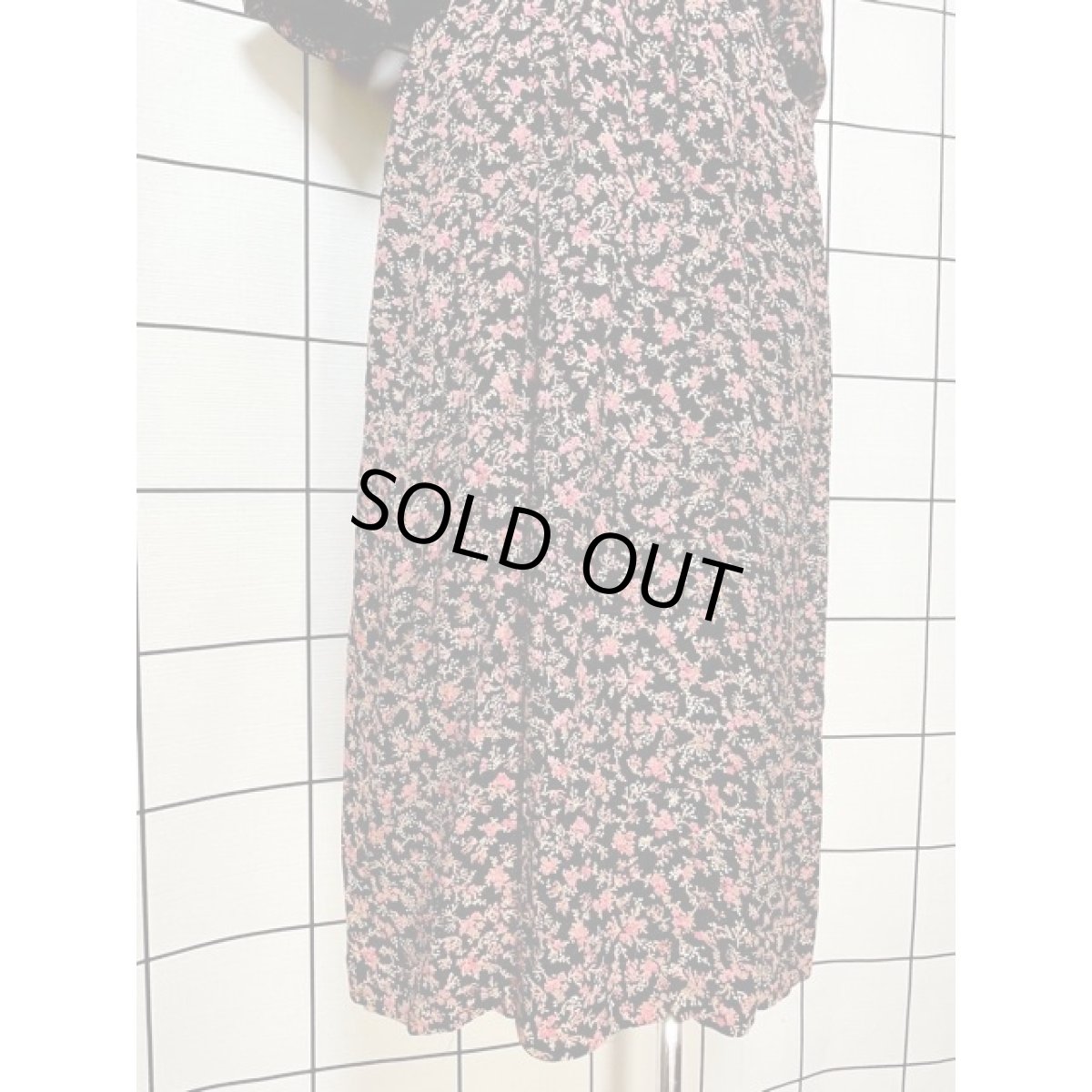 画像9: 花柄 ブラック ウエストゴム レトロ アメリカ古着 ヴィンテージワンピース  (9)