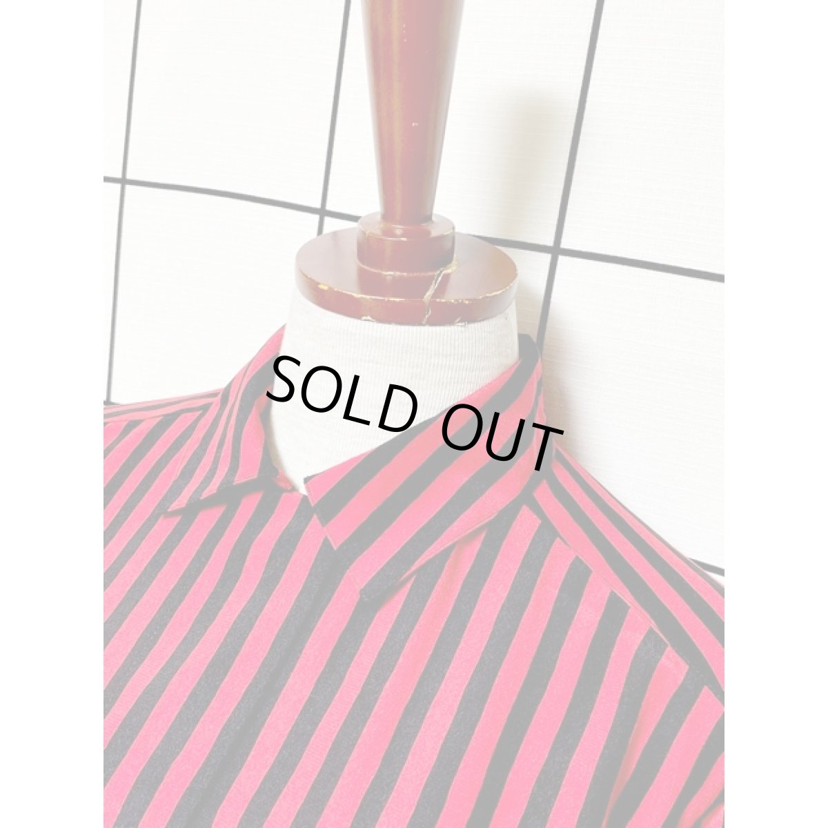 画像4: ストライプ柄 ブラック レッド レトロ アメリカ古着 長袖 シャツ ヴィンテージブラウス (4)