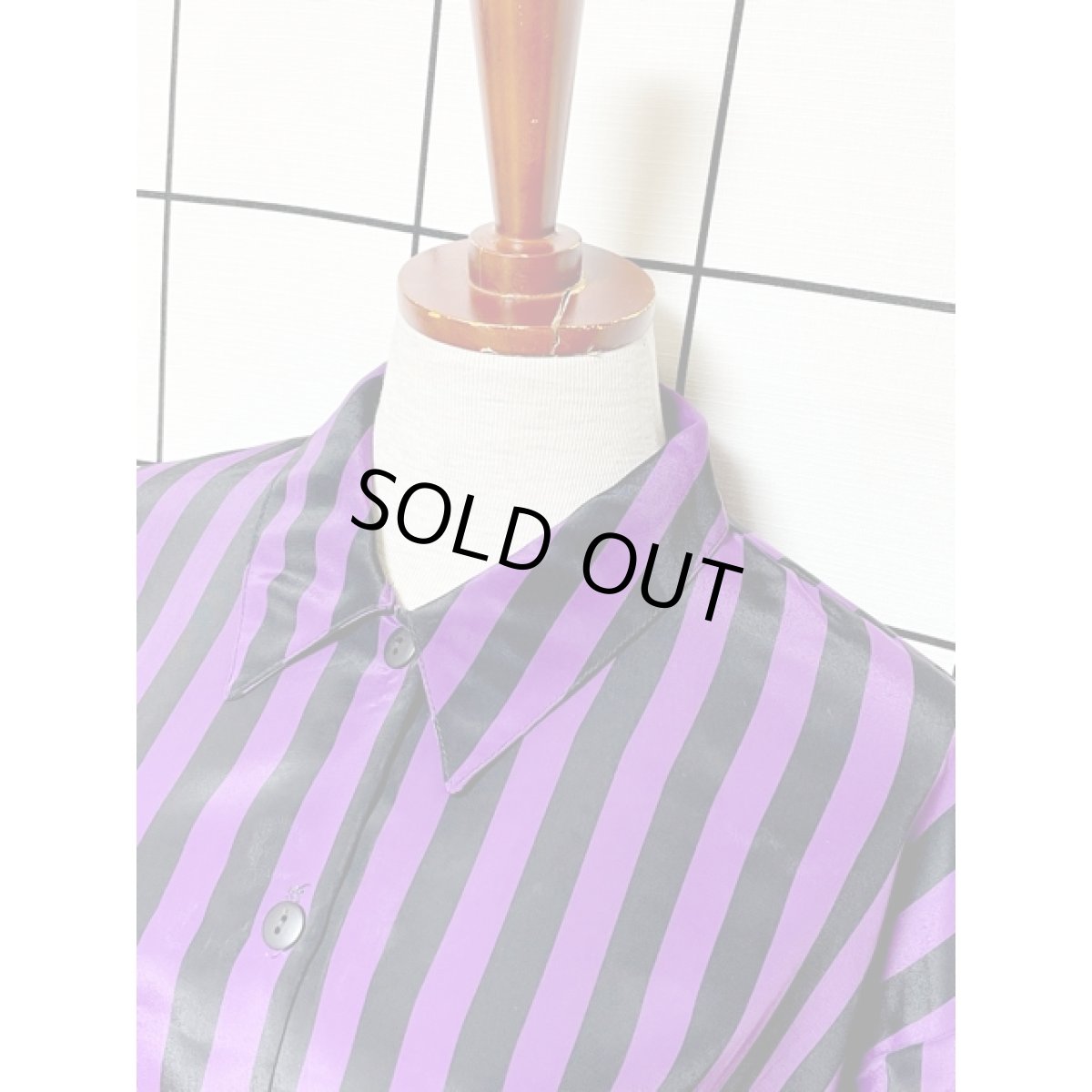 画像4: ストライプ 大きめ オーバーサイズコーデにも ブラック パープル レトロ アメリカ古着 長袖 シャツ ヴィンテージブラウス (4)