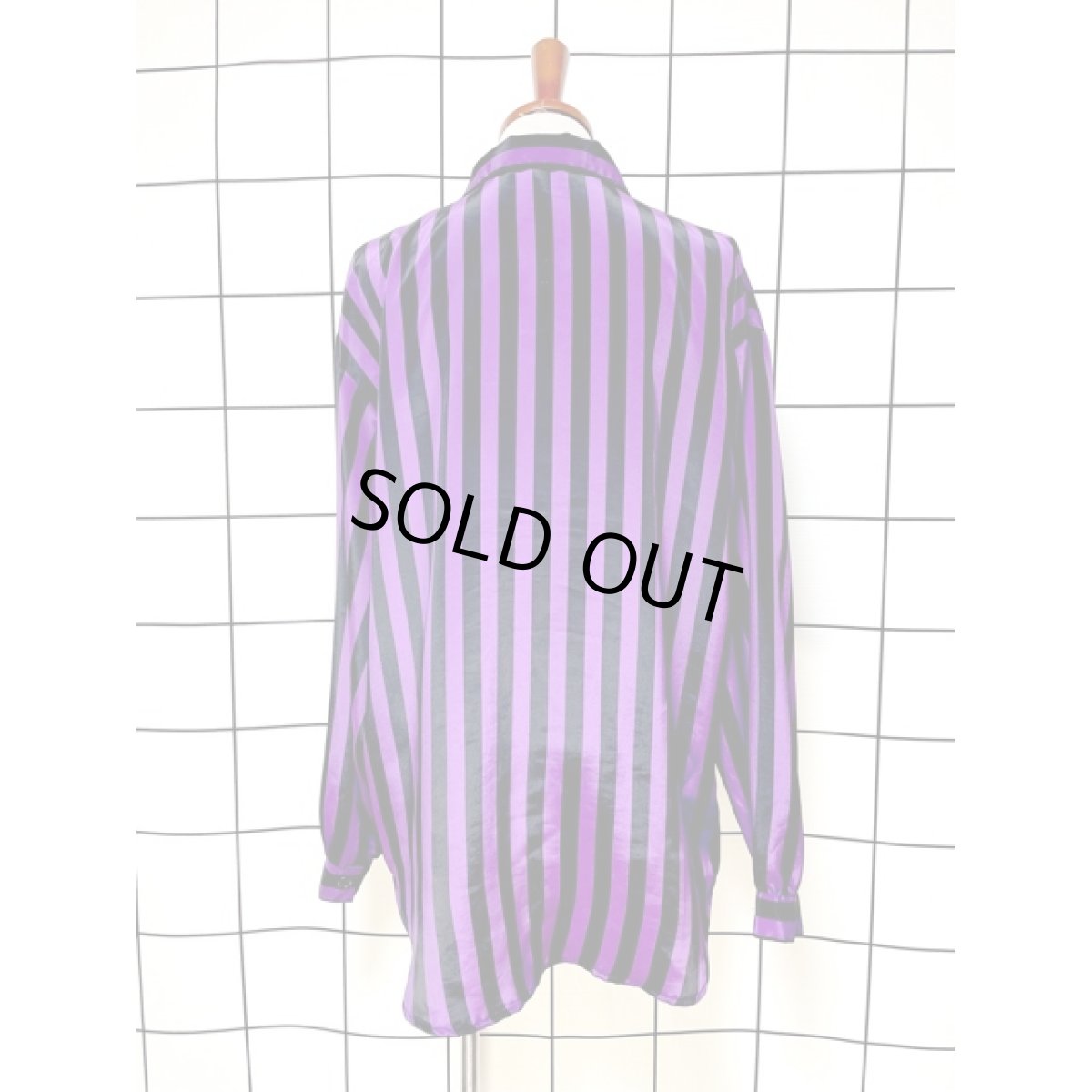 画像2: ストライプ 大きめ オーバーサイズコーデにも ブラック パープル レトロ アメリカ古着 長袖 シャツ ヴィンテージブラウス (2)
