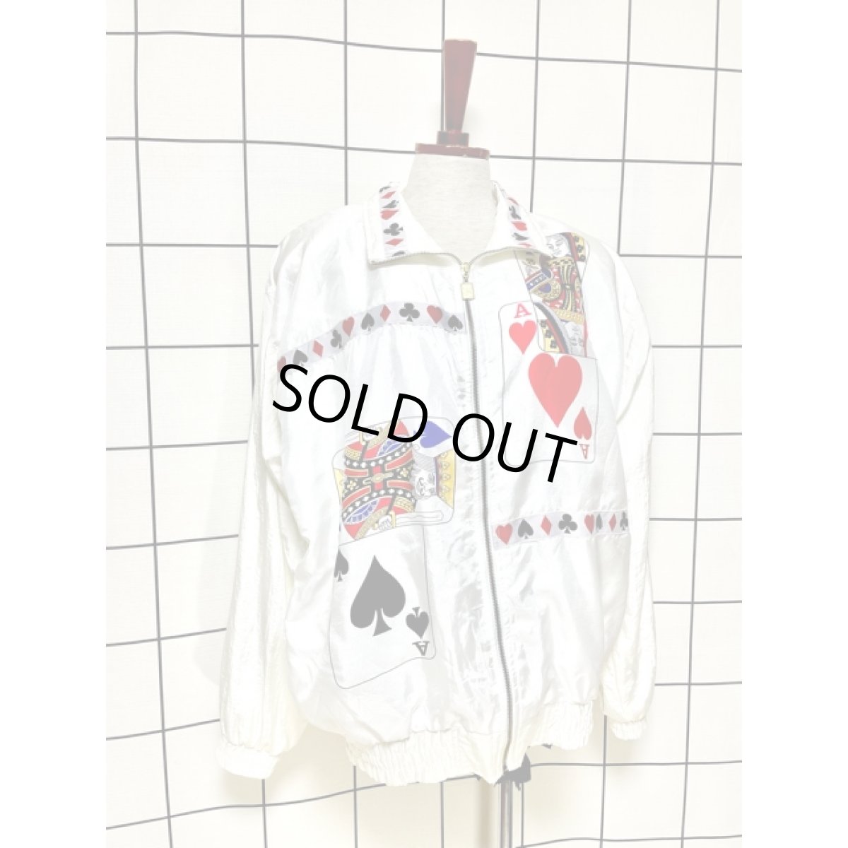 画像3: トランプ柄 希少 オーバーサイズ ホワイト ジップアップ アメリカ古着 ブルゾン ジャンパー ヴィンテージナイロンジャケット (3)