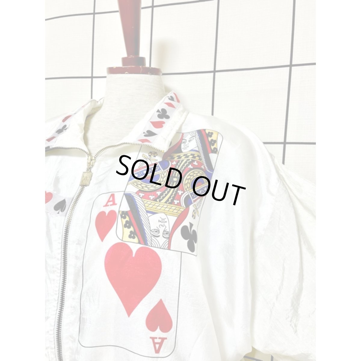 画像6: トランプ柄 希少 オーバーサイズ ホワイト ジップアップ アメリカ古着 ブルゾン ジャンパー ヴィンテージナイロンジャケット (6)