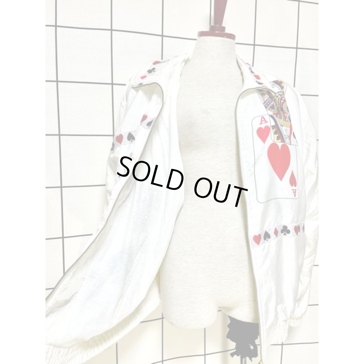 画像8: トランプ柄 希少 オーバーサイズ ホワイト ジップアップ アメリカ古着 ブルゾン ジャンパー ヴィンテージナイロンジャケット (8)