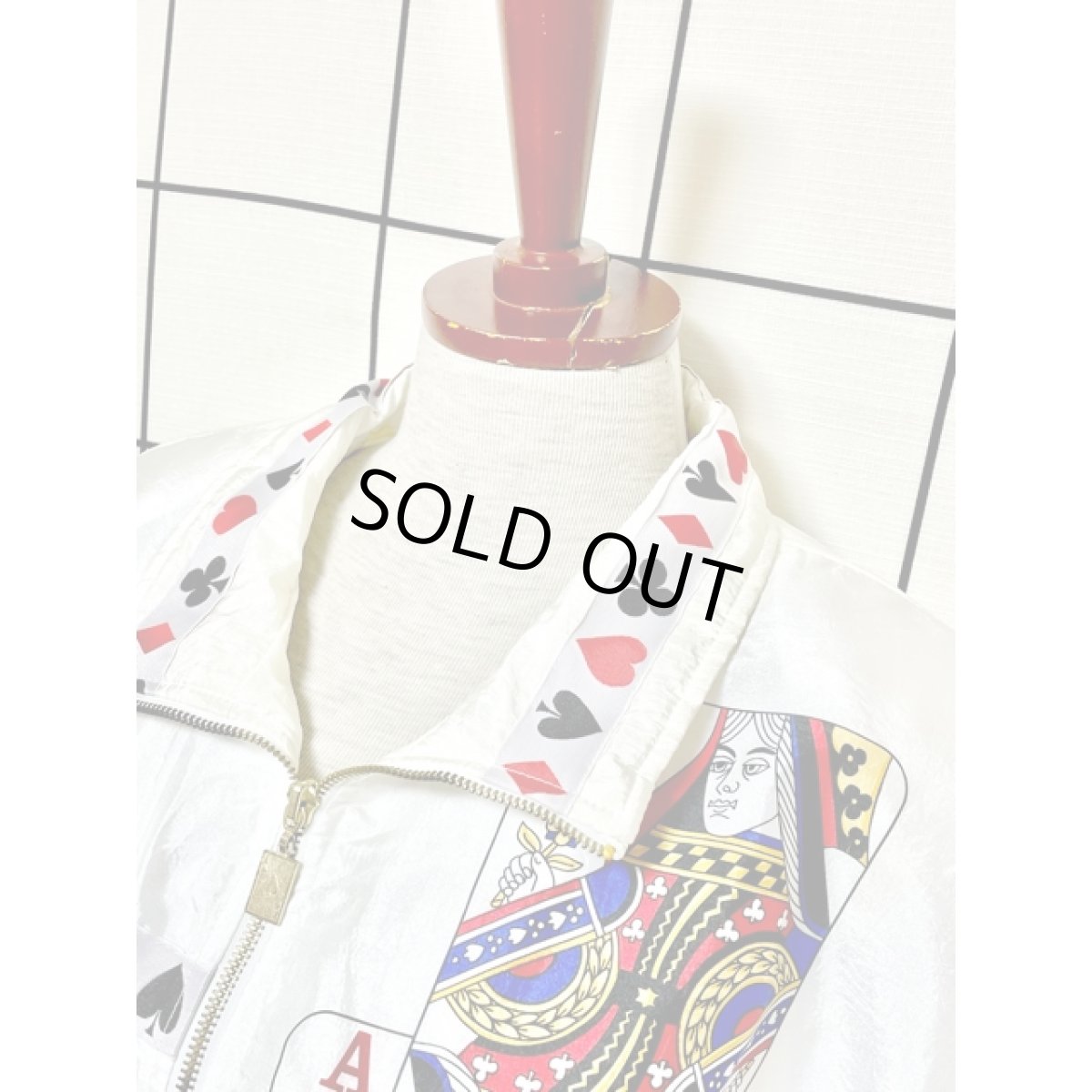 画像4: トランプ柄 希少 オーバーサイズ ホワイト ジップアップ アメリカ古着 ブルゾン ジャンパー ヴィンテージナイロンジャケット (4)