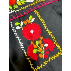 画像13: メキシカン刺繍 鳥刺繍 ブラック 黒 フォークロア 半袖 レトロ Mexico 古着 ヴィンテージメキシカンドレス (13)