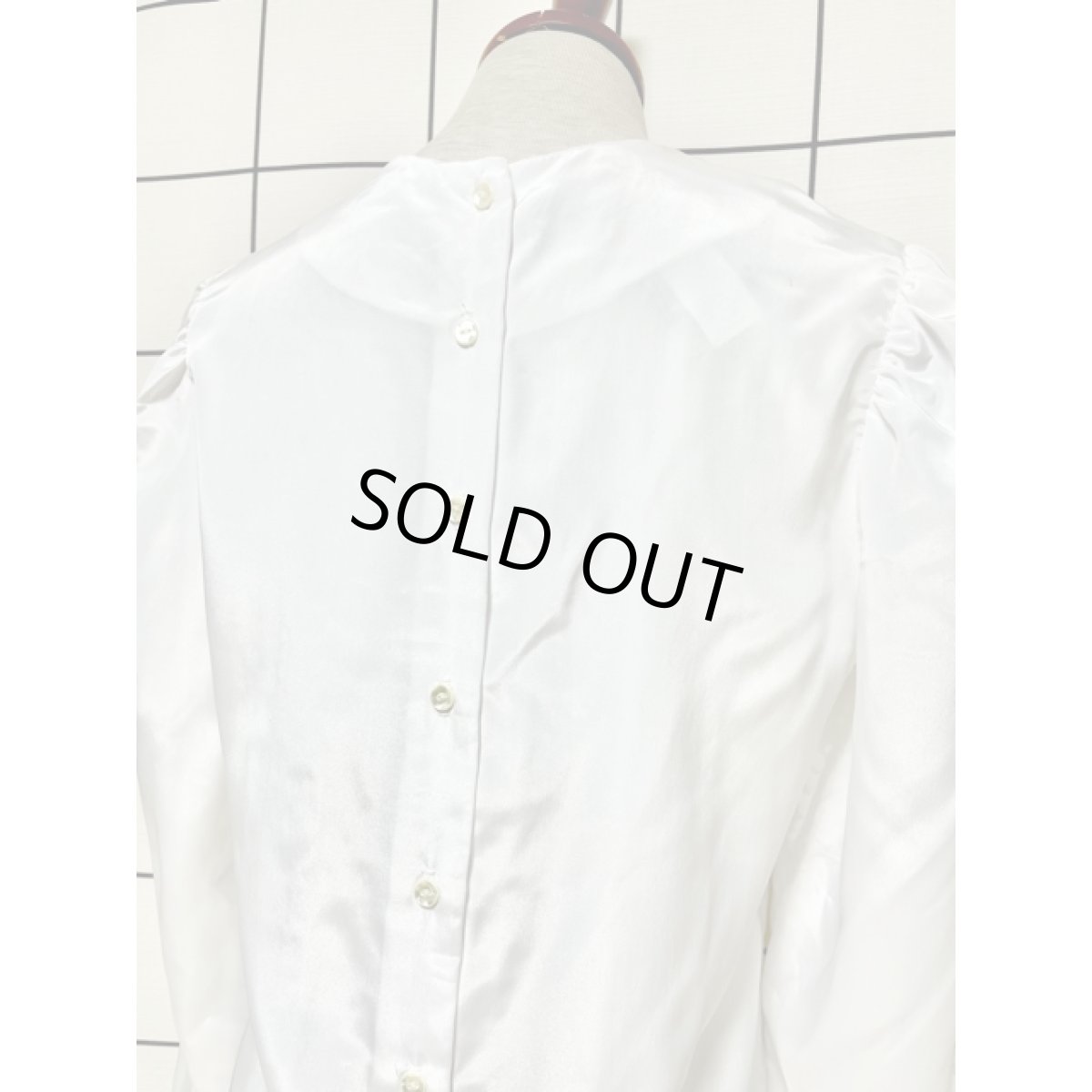 画像3: ホワイト ネイビー タック ノーカラー アメリカ古着 長袖 シャツ ヴィンテージブラウス (3)