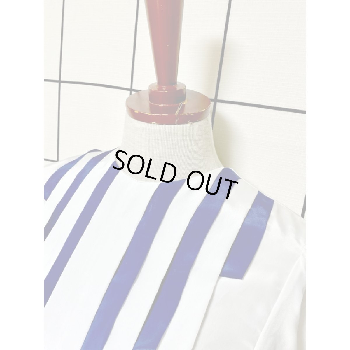 画像5: ホワイト ネイビー タック ノーカラー アメリカ古着 長袖 シャツ ヴィンテージブラウス (5)