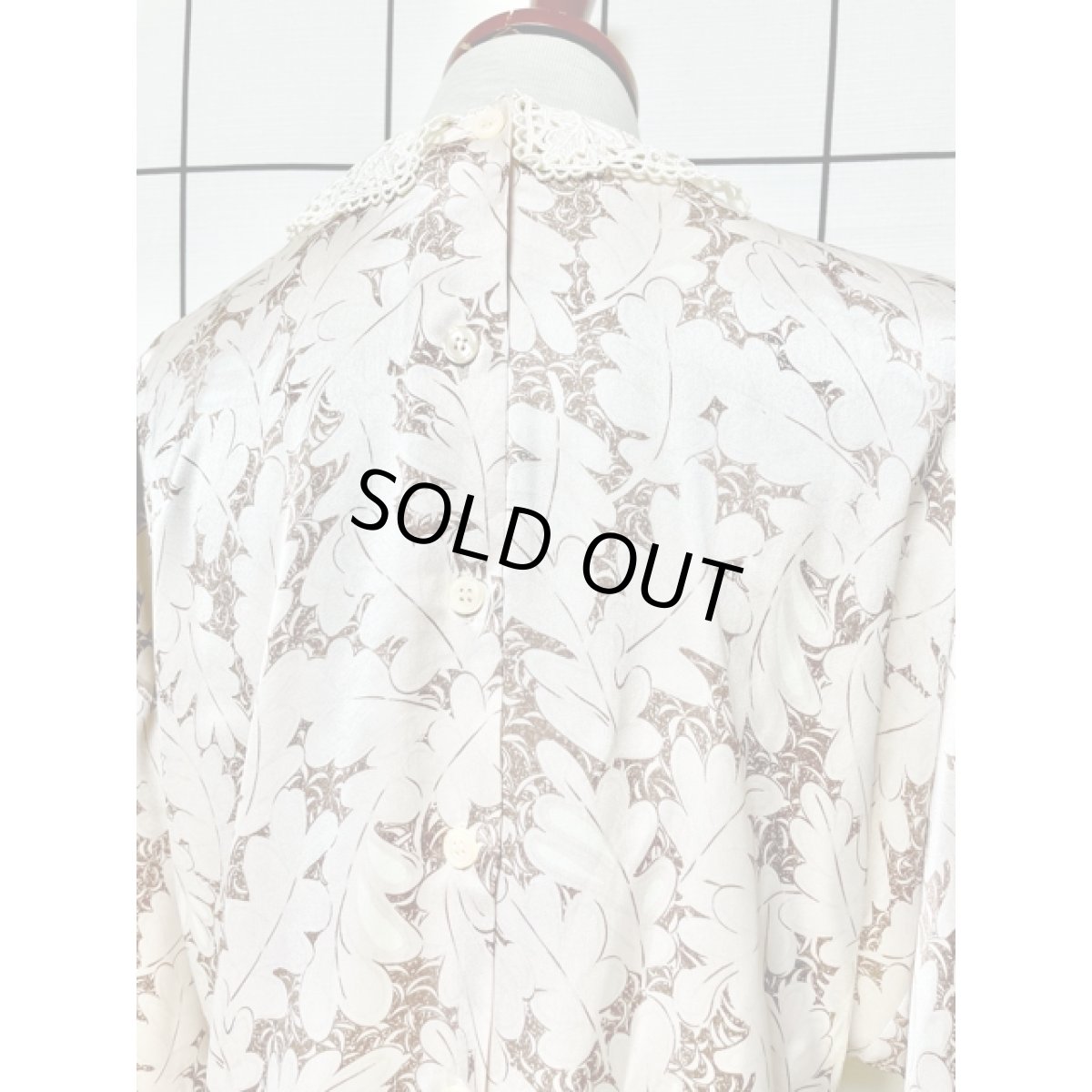 画像3: レース襟 後ろボタン レトロ シャツ 長袖 アメリカ古着 ヴィンテージブラウス (3)