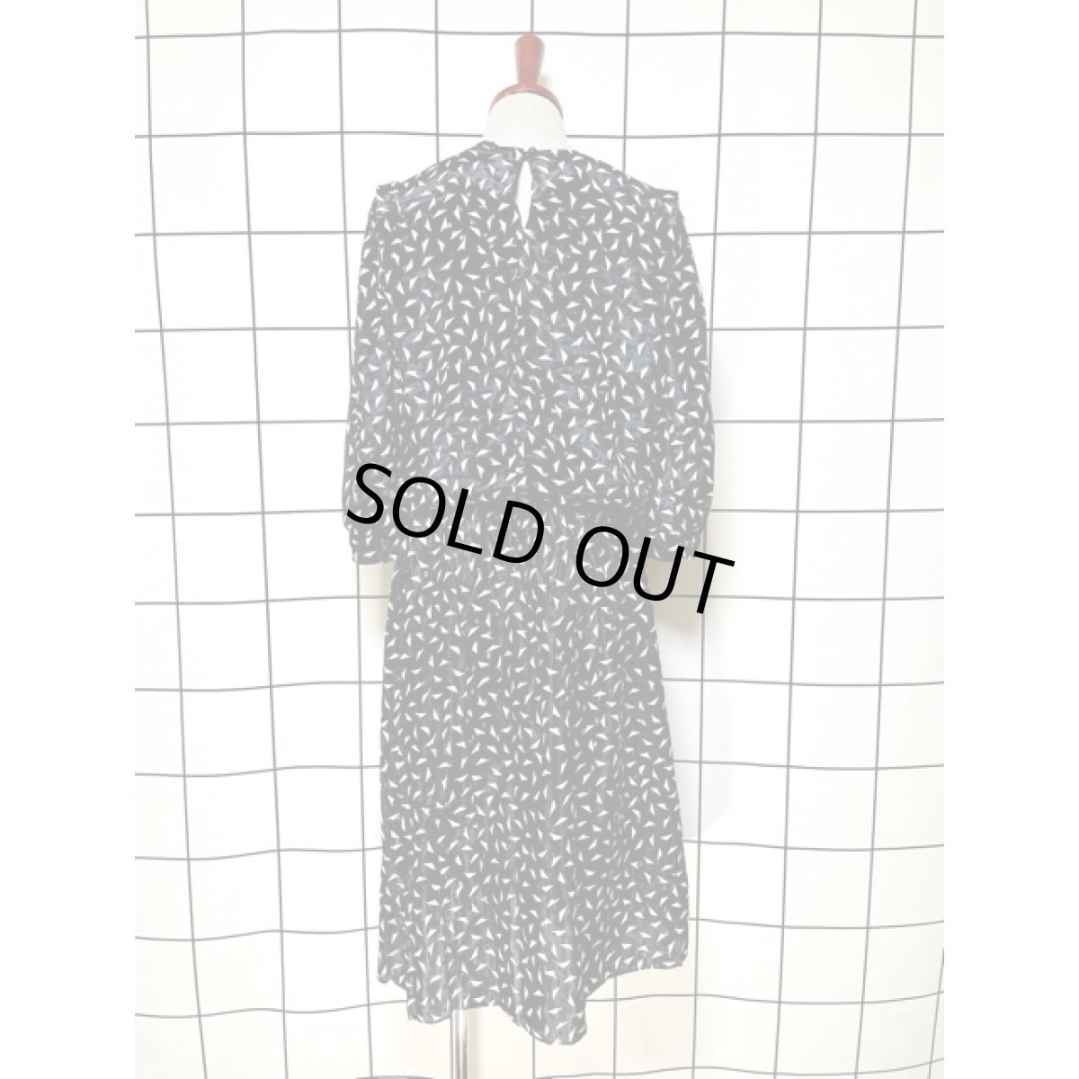 画像2: アート調 モノクロ ウエストゴム 長袖 レトロ アメリカ古着 ヴィンテージワンピース (2)