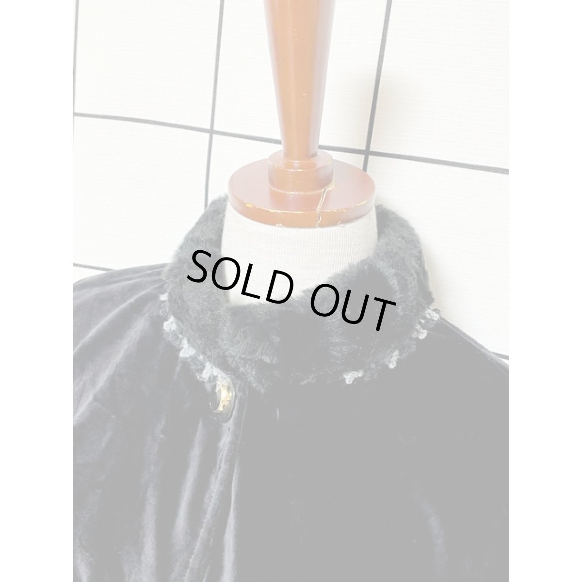 画像4: ベロア 首元ボア お花リボンテープ ブラック 黒  レトロ アメリカ古着 ヴィンテージマント (4)