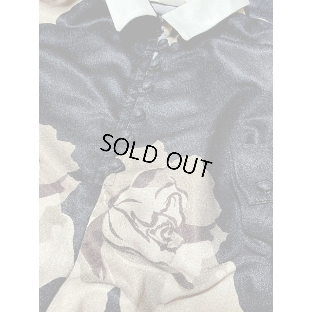 画像9: 大胆な花柄 襟切り替え ブラック 黒 ウエストゴム レトロ アメリカ古着 ヴィンテージワンピース (9)