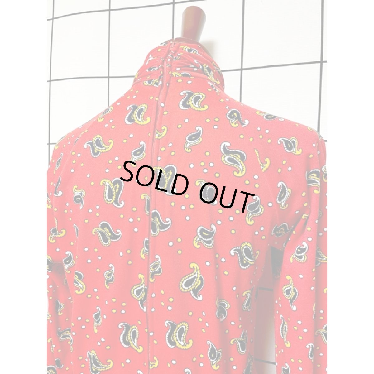 画像3: ドット ペイズリーモチーフ タートルネック レッド ウエストゴム レトロ 長袖 アメリカ古着 ヴィンテージワンピース (3)