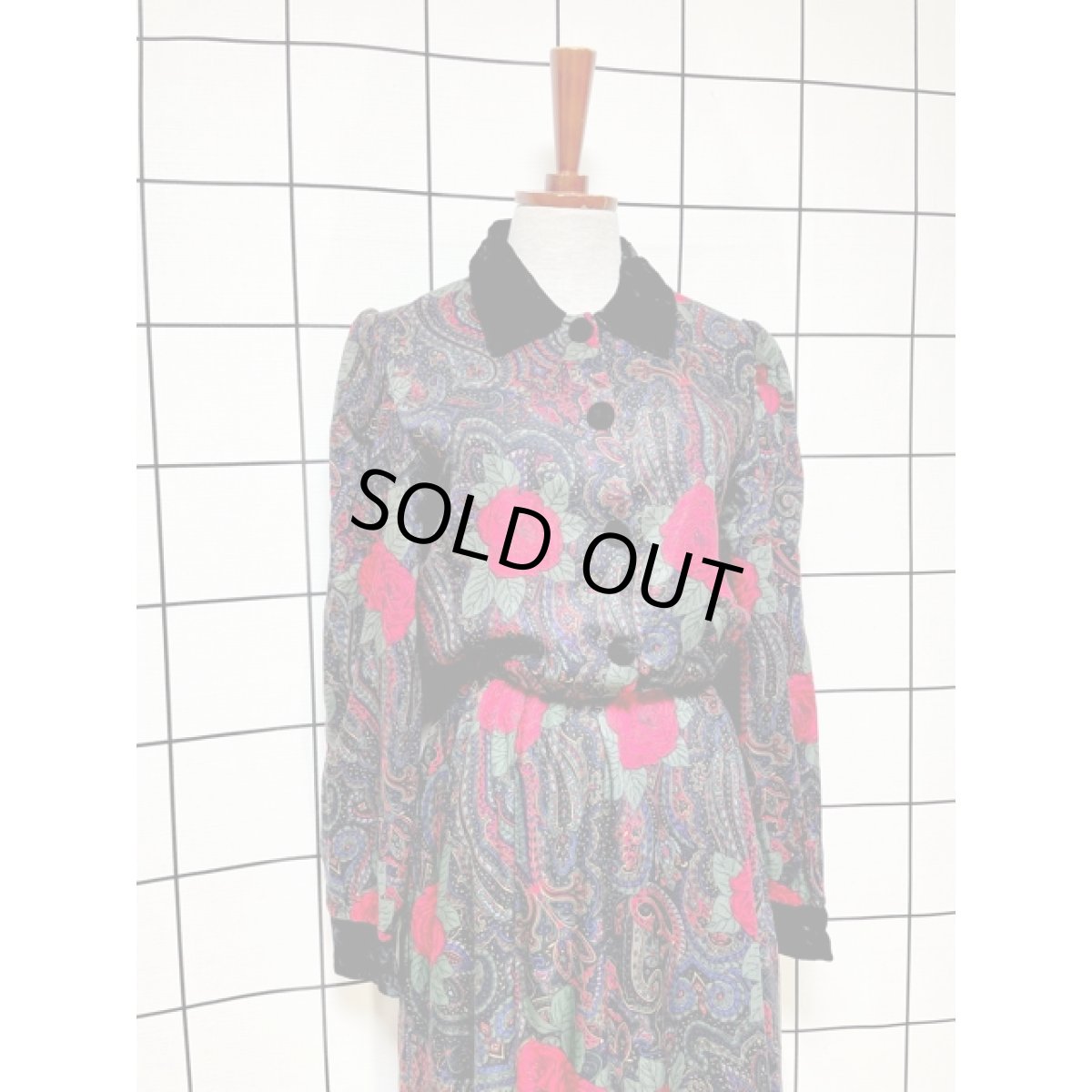 画像4: 薔薇柄 ベルベット切り替え ウエストゴム レトロ 長袖 アメリカ古着 ヴィンテージワンピース (4)