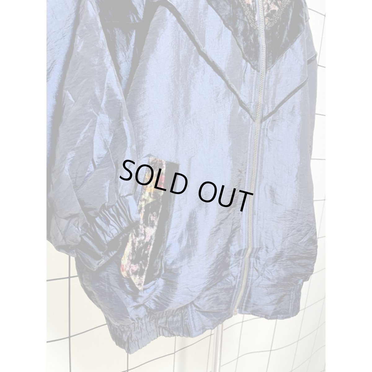 画像7: 花柄ベルベット切り替え ネイビー ジップアップ アメリカ古着 ジャンパー ブルゾン ヴィンテージナイロンジャケット (7)