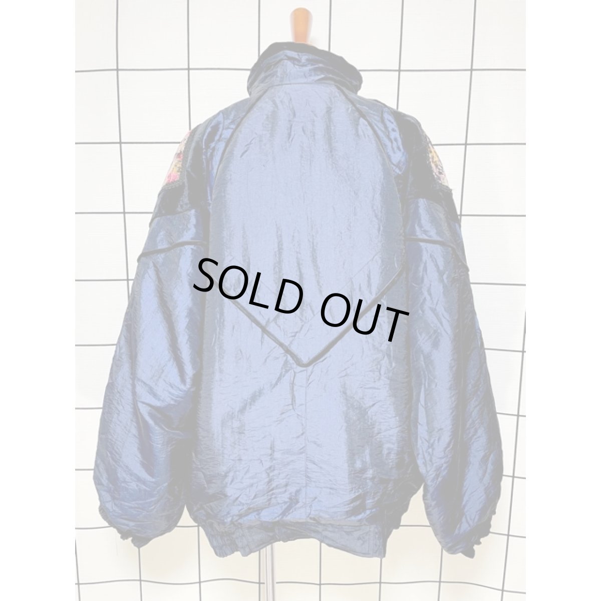 画像2: 花柄ベルベット切り替え ネイビー ジップアップ アメリカ古着 ジャンパー ブルゾン ヴィンテージナイロンジャケット (2)