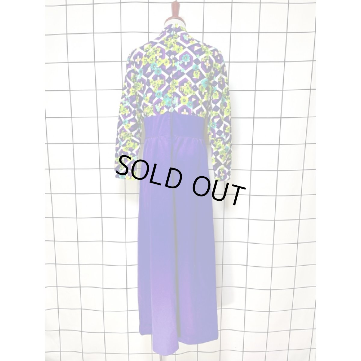 画像2: 70年代 サイケデリック 花柄 幾何学模様 長袖 パーティー 衣装 クラシカル レトロ アメリカ古着 ヴィンテージロングドレス (2)