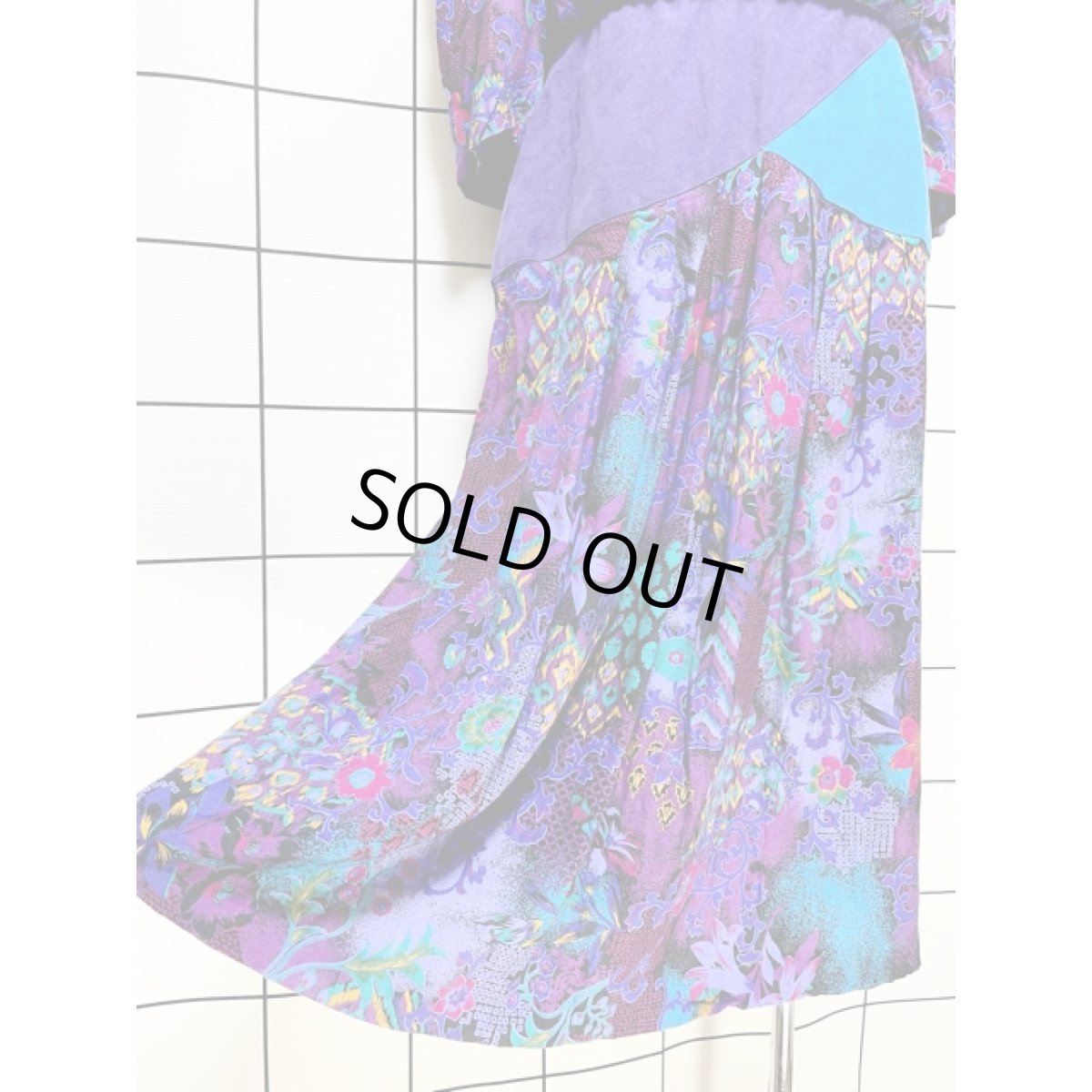 画像9: ベルベット切り替え 花柄 サイケ レトロ アメリカ古着 ヴィンテージワンピース (9)