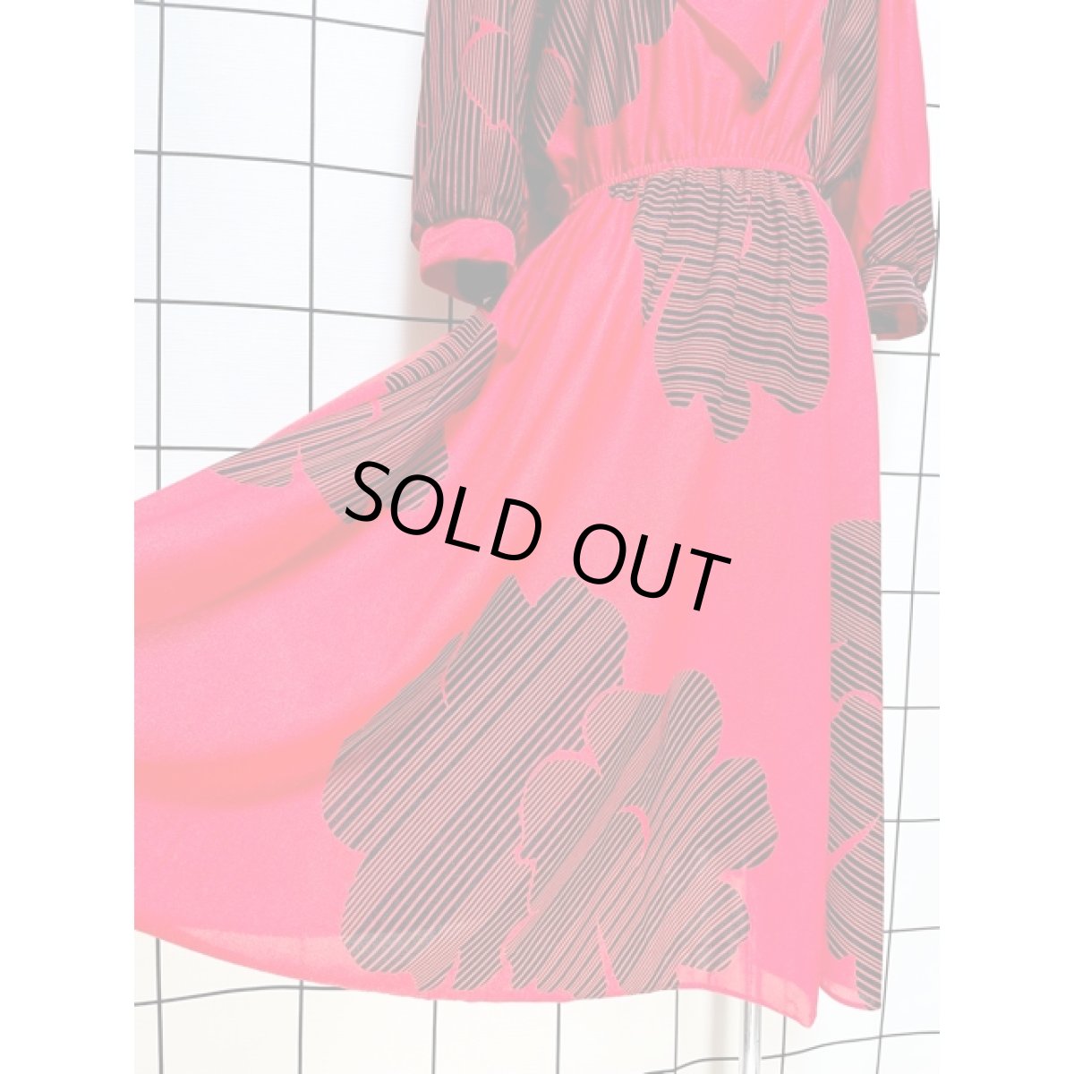 画像9: アシンメトリーフリル ストライプ レッド ブラック ウエストゴム レトロ アメリカ古着 ヴィンテージワンピース (9)