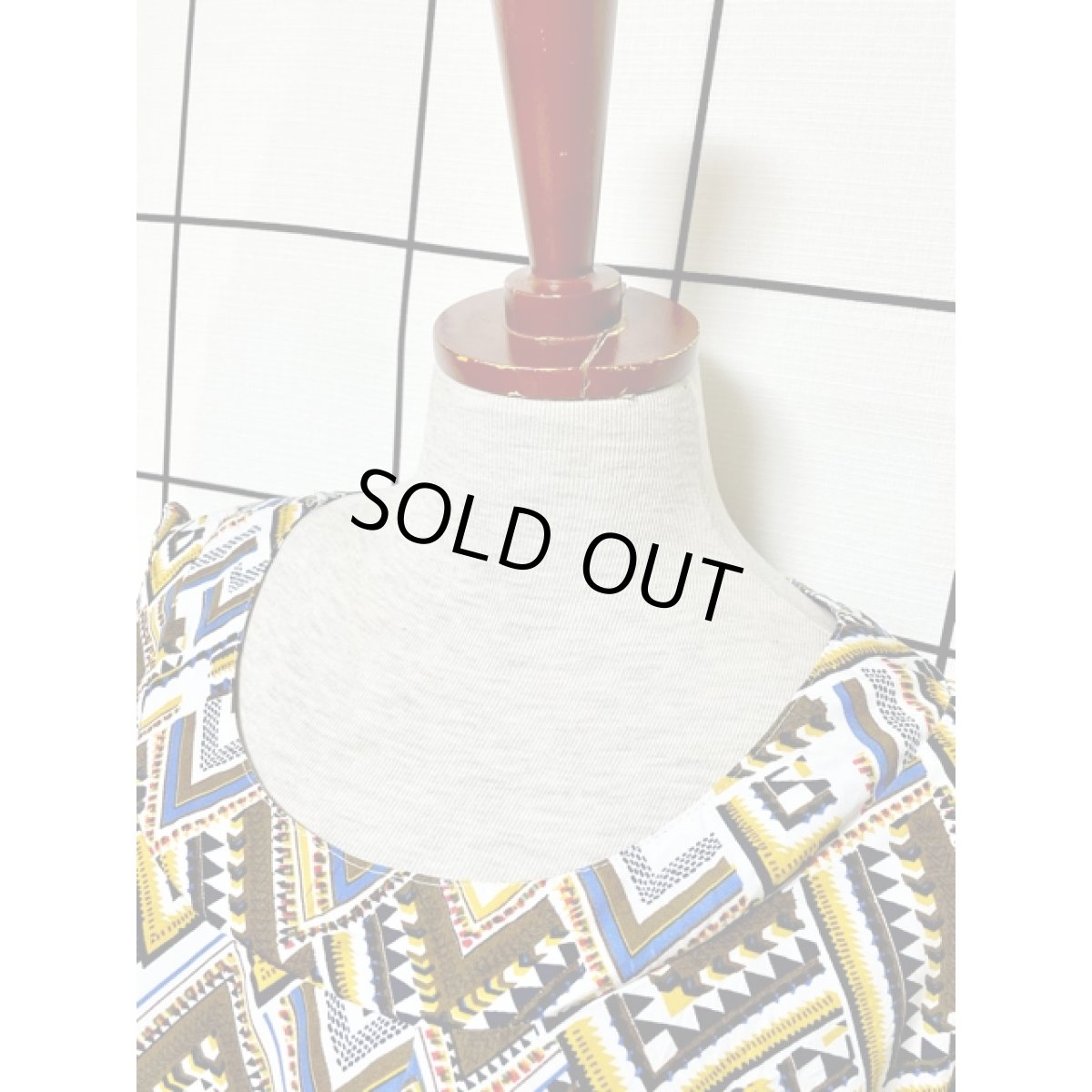 画像4: 幾何学模様 総柄 ウエストゴム レトロ 長袖 アメリカ古着 ヴィンテージワンピース (4)