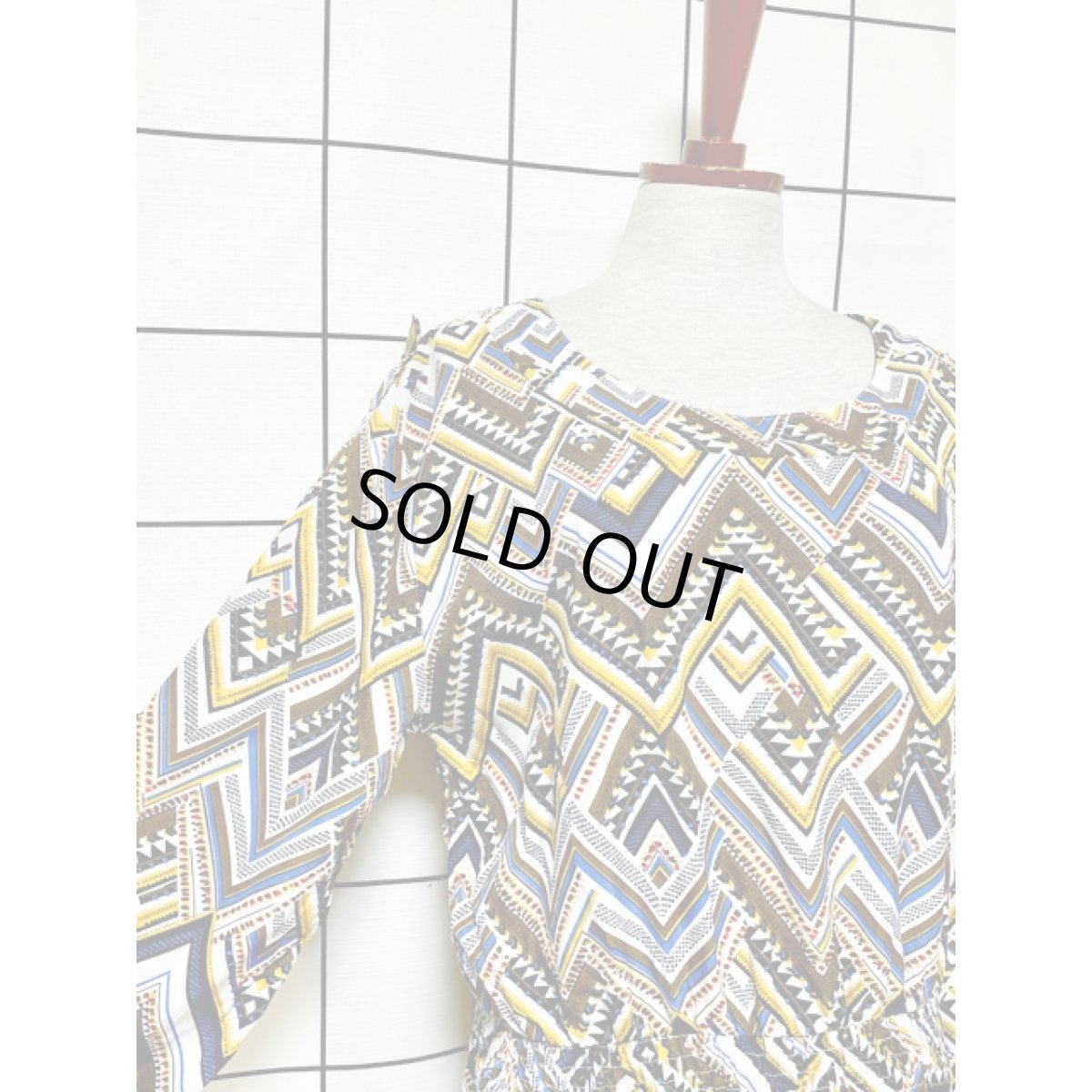 画像6: 幾何学模様 総柄 ウエストゴム レトロ 長袖 アメリカ古着 ヴィンテージワンピース (6)