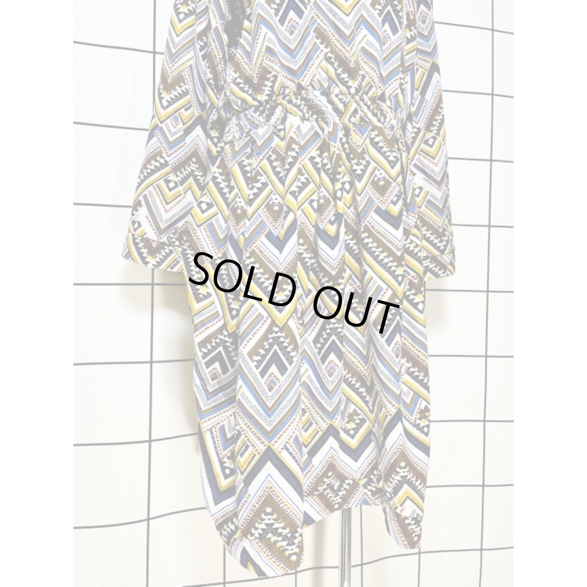 画像8: 幾何学模様 総柄 ウエストゴム レトロ 長袖 アメリカ古着 ヴィンテージワンピース (8)