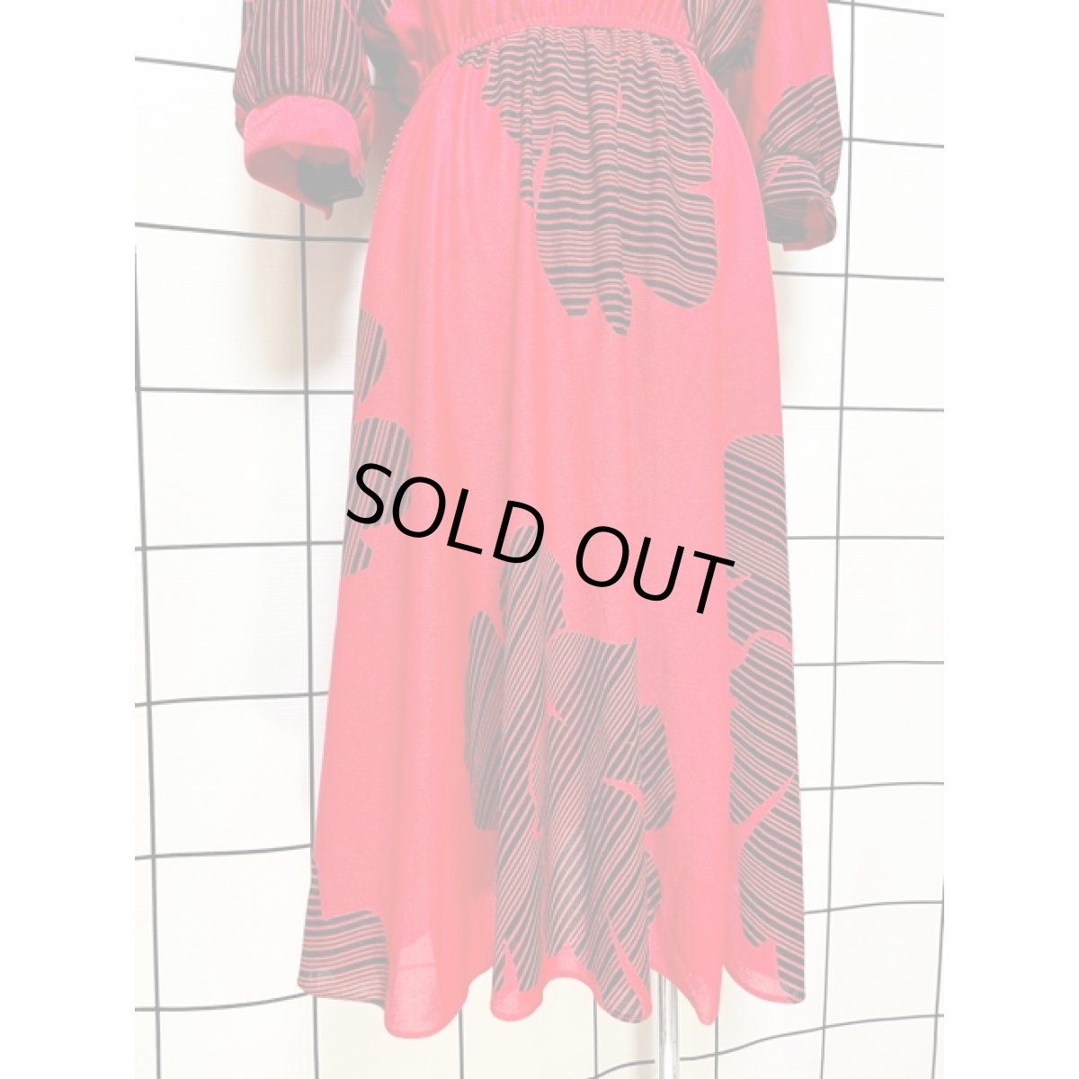 画像8: アシンメトリーフリル ストライプ レッド ブラック ウエストゴム レトロ アメリカ古着 ヴィンテージワンピース (8)