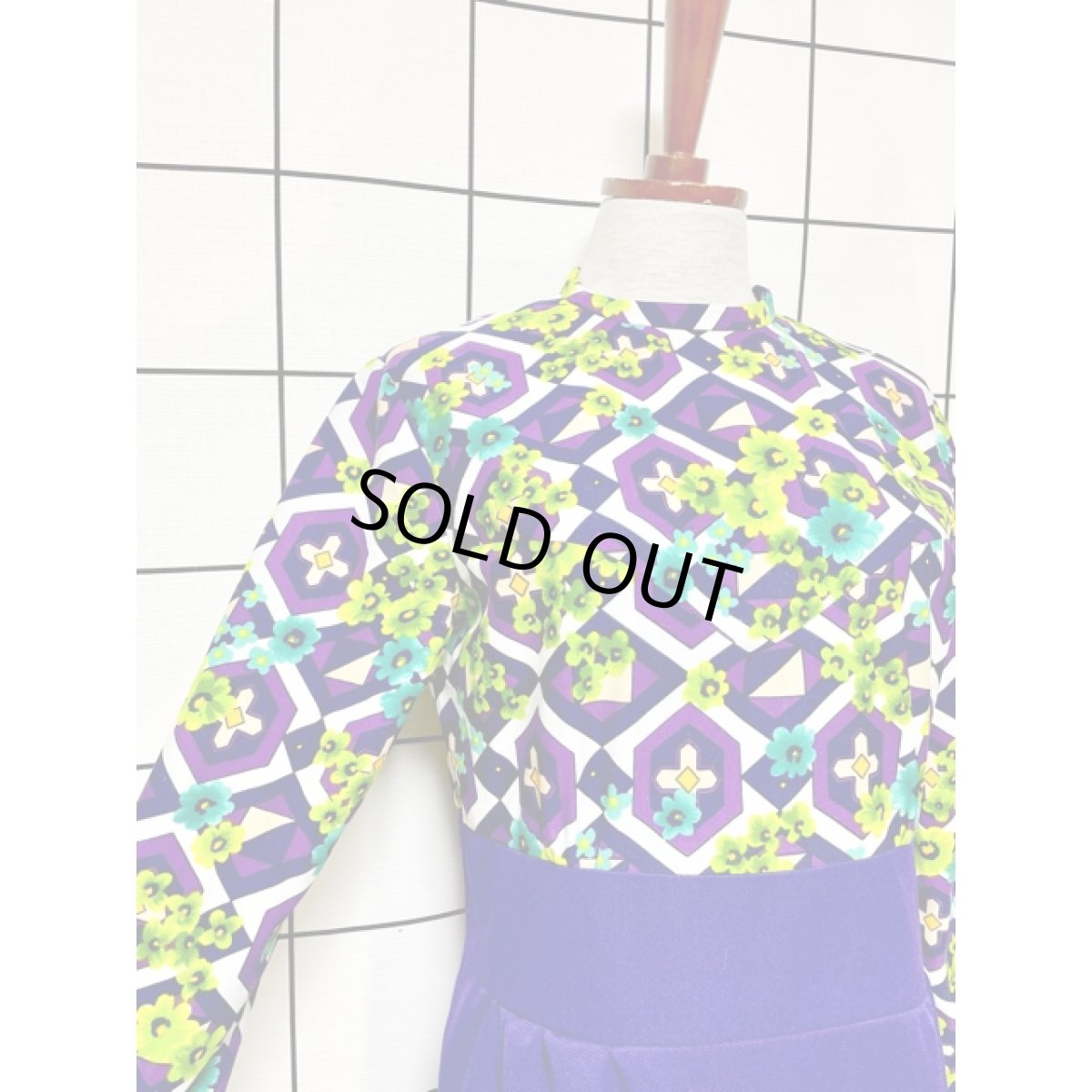 画像6: 70年代 サイケデリック 花柄 幾何学模様 長袖 パーティー 衣装 クラシカル レトロ アメリカ古着 ヴィンテージロングドレス (6)