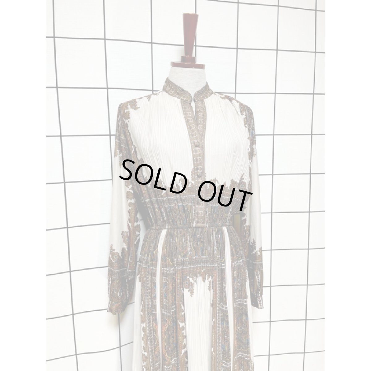 画像4: オリエンタル柄 プリーツ切り替え ウエストゴム レトロ 長袖 アメリカ古着 ヴィンテージワンピース  (4)