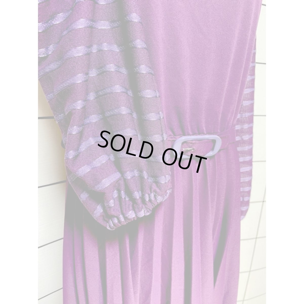 画像6: イングランド製 ベルト付 ボーダー プリーツ切り替え 首元フリル レトロ 長袖 ヨーロッパ古着 ヴィンテージドレス (6)