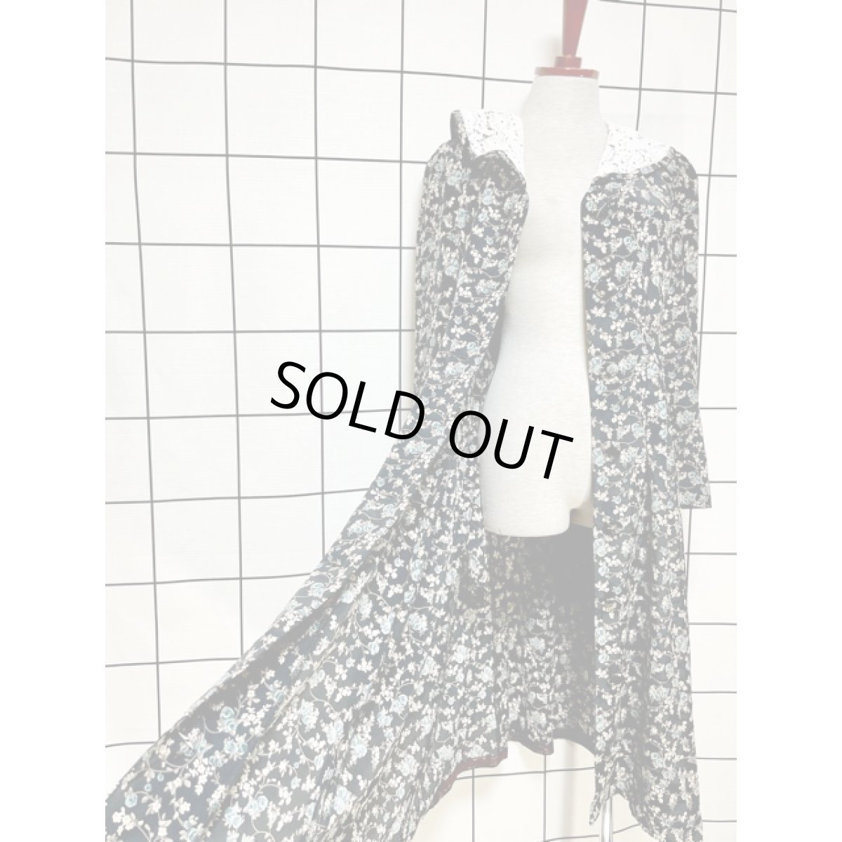 画像9: 花柄 レース襟 前開き レトロ アメリカ古着 ヴィンテージワンピース (9)