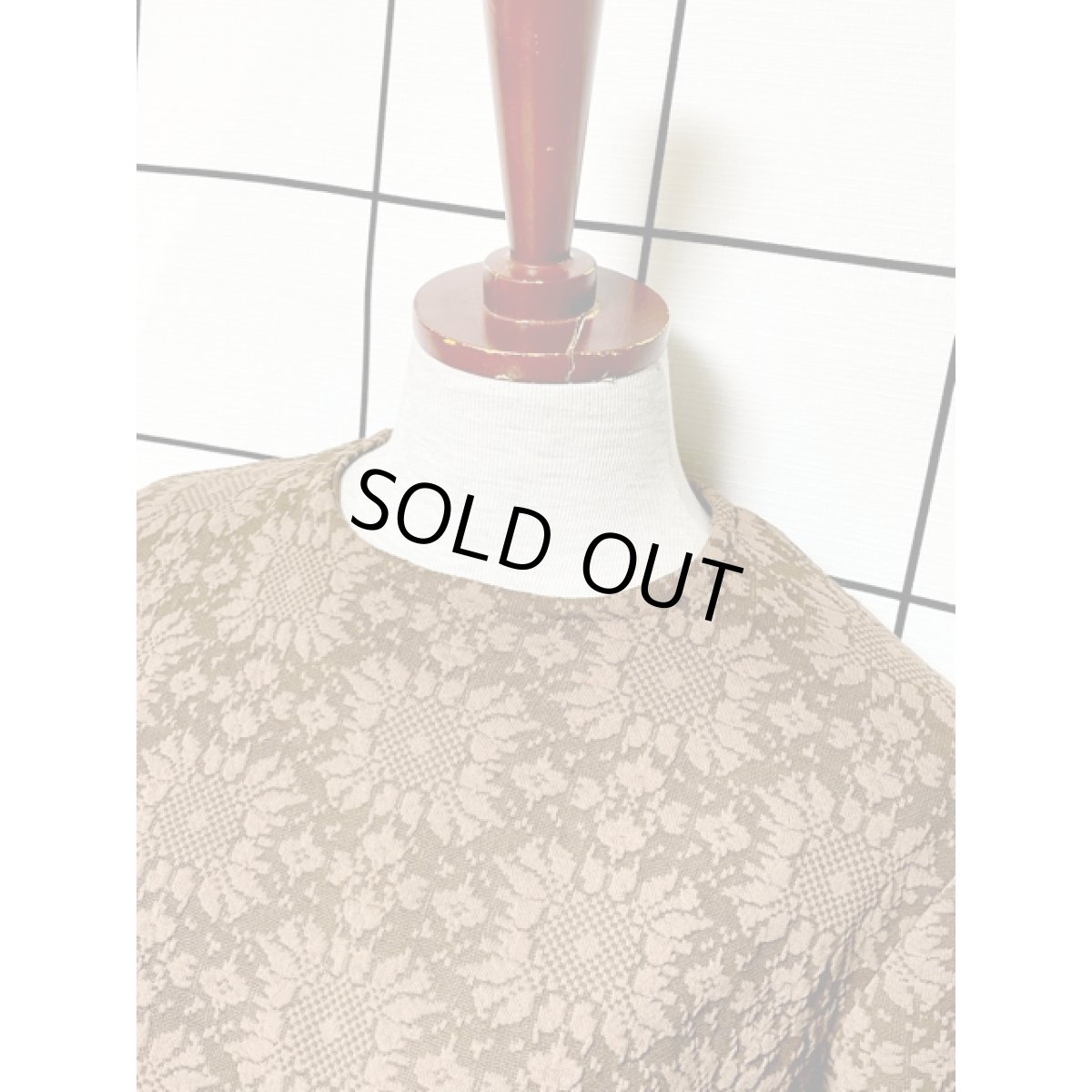 画像4: 凹凸花模様織りブラウン 長袖 レトロ ヨーロッパ古着 ヴィンテージワンピース (4)