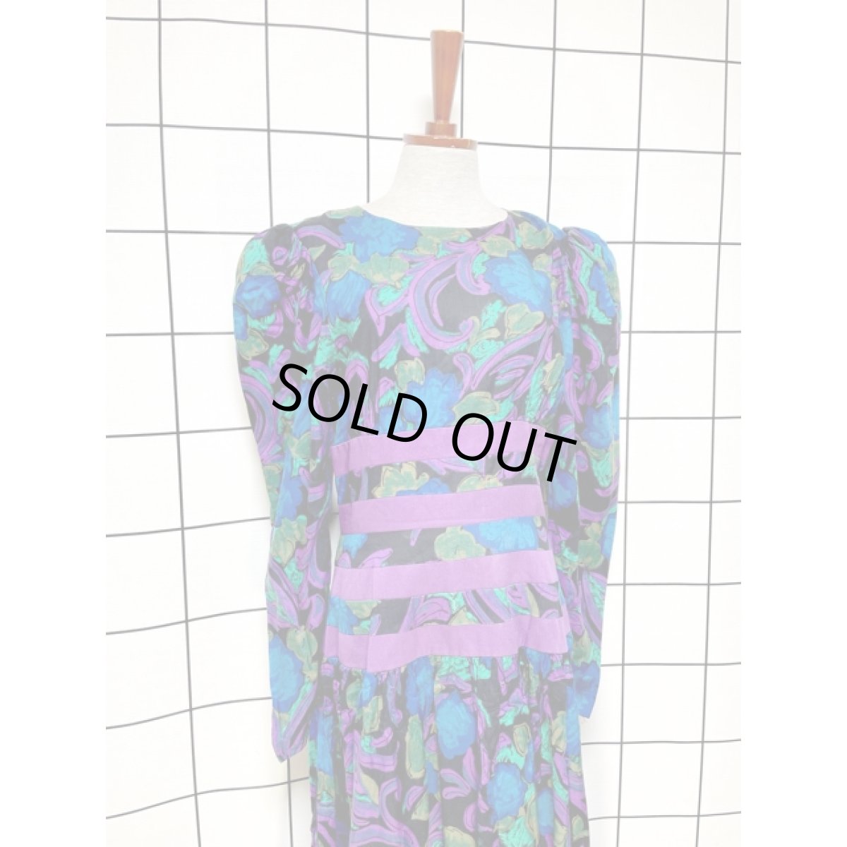 画像4: アート柄 サイケ ボーダーライン パフスリーブ レトロ アメリカ古着 ヴィンテージワンピース (4)