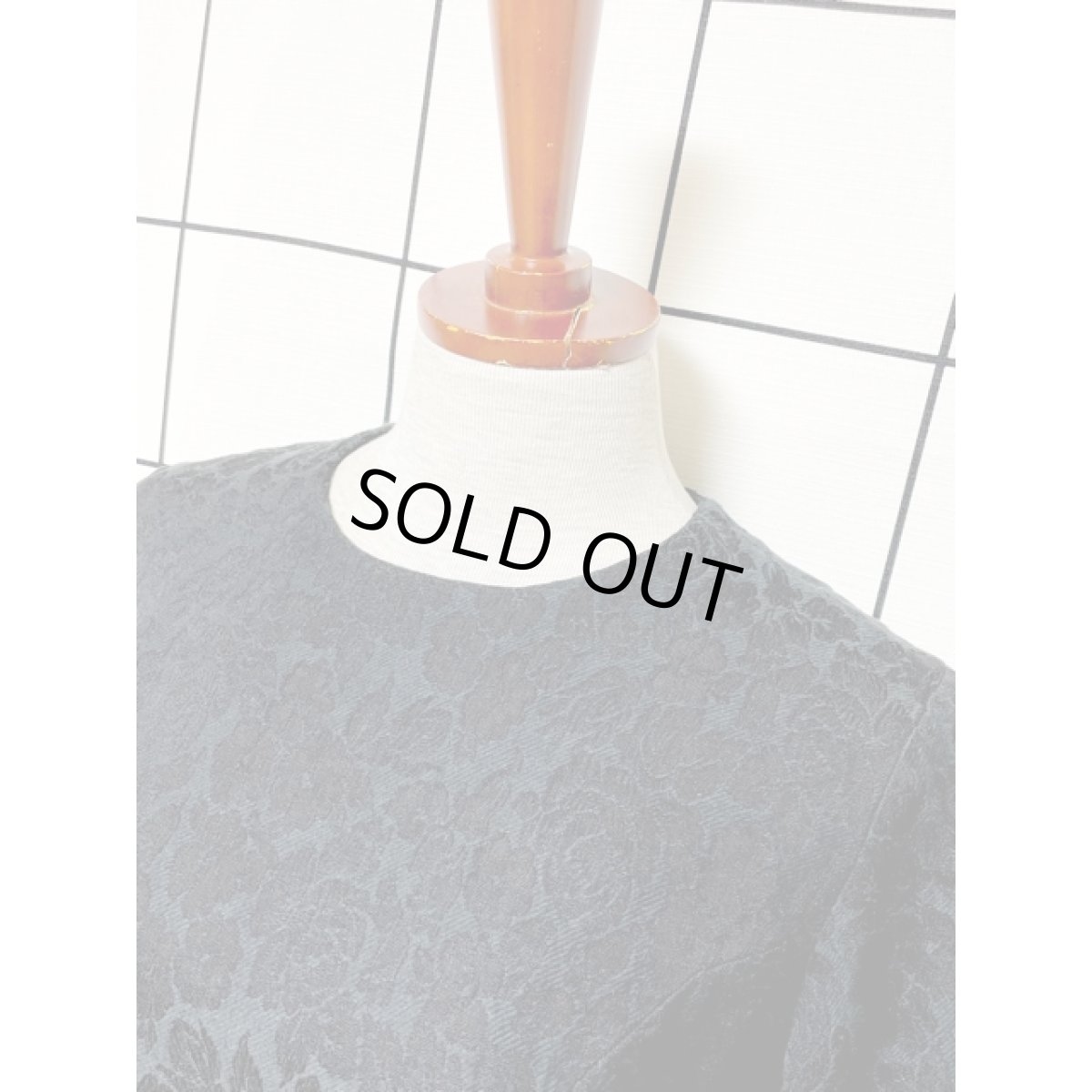 画像4: 大人クラシカル 凹凸花模様織り ブラック 長袖 レトロ ヨーロッパ古着 ヴィンテージドレス (4)