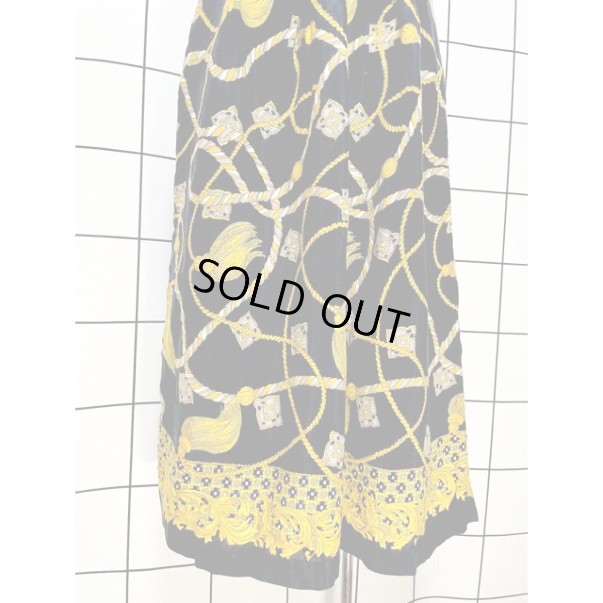 画像3: スカーフ柄 ブラック ウエストゴム レトロ 古着 ヴィンテージスカート (3)