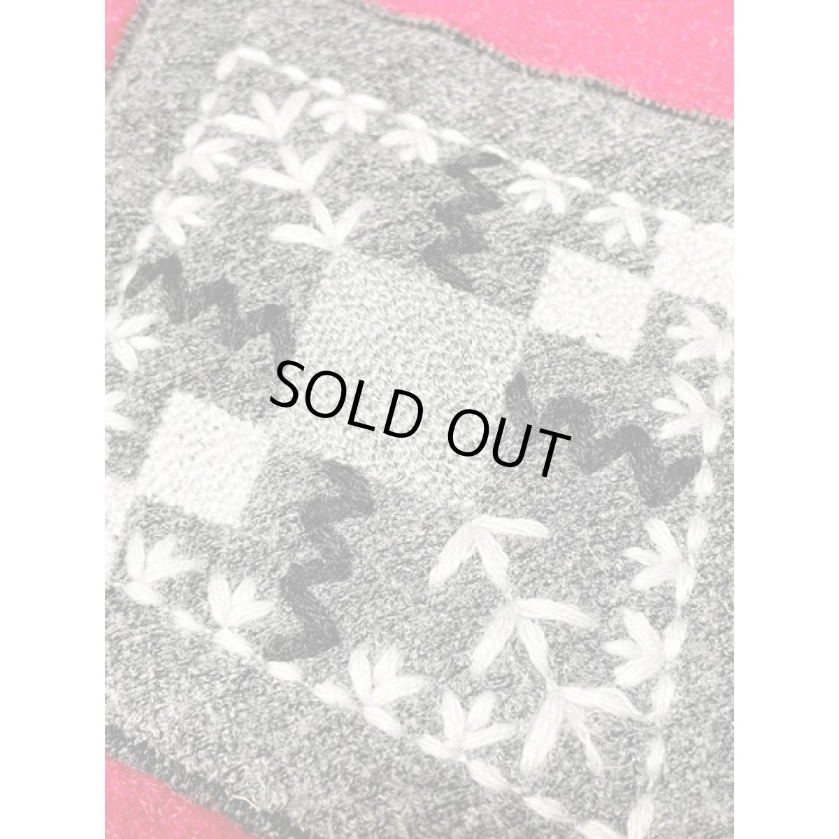 画像10: Italy製 刺繍装飾 ダイヤ模様 レッド グレーレトロ ヨーロッパ古着 ヴィンテージベスト (10)